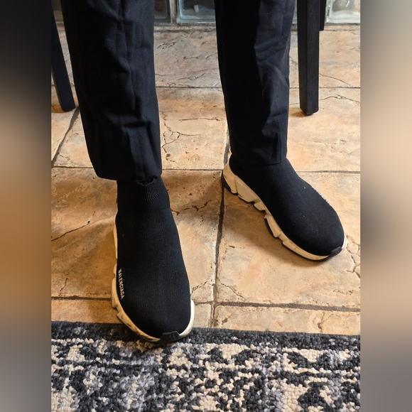 Balenciaga - Picture 2 of 16